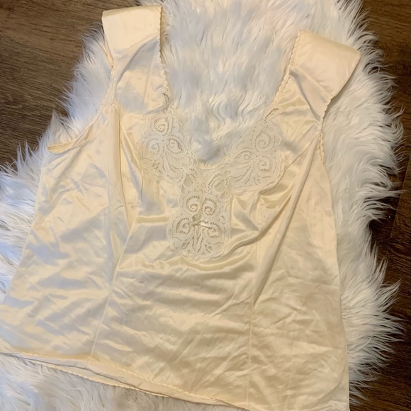VTG Cottagecore Cream Detailed Lace Silk Top - Picture 7 of 14